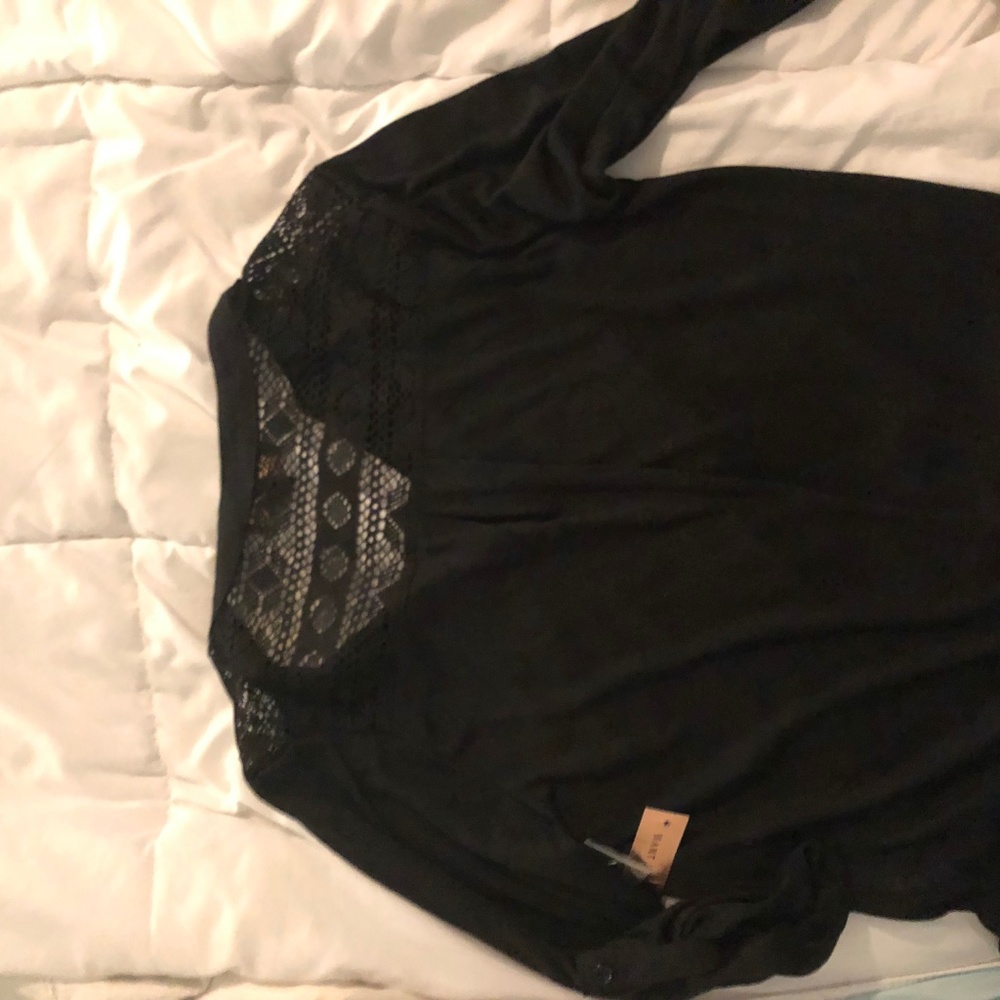 Almost Famous mid sleeve top w tags